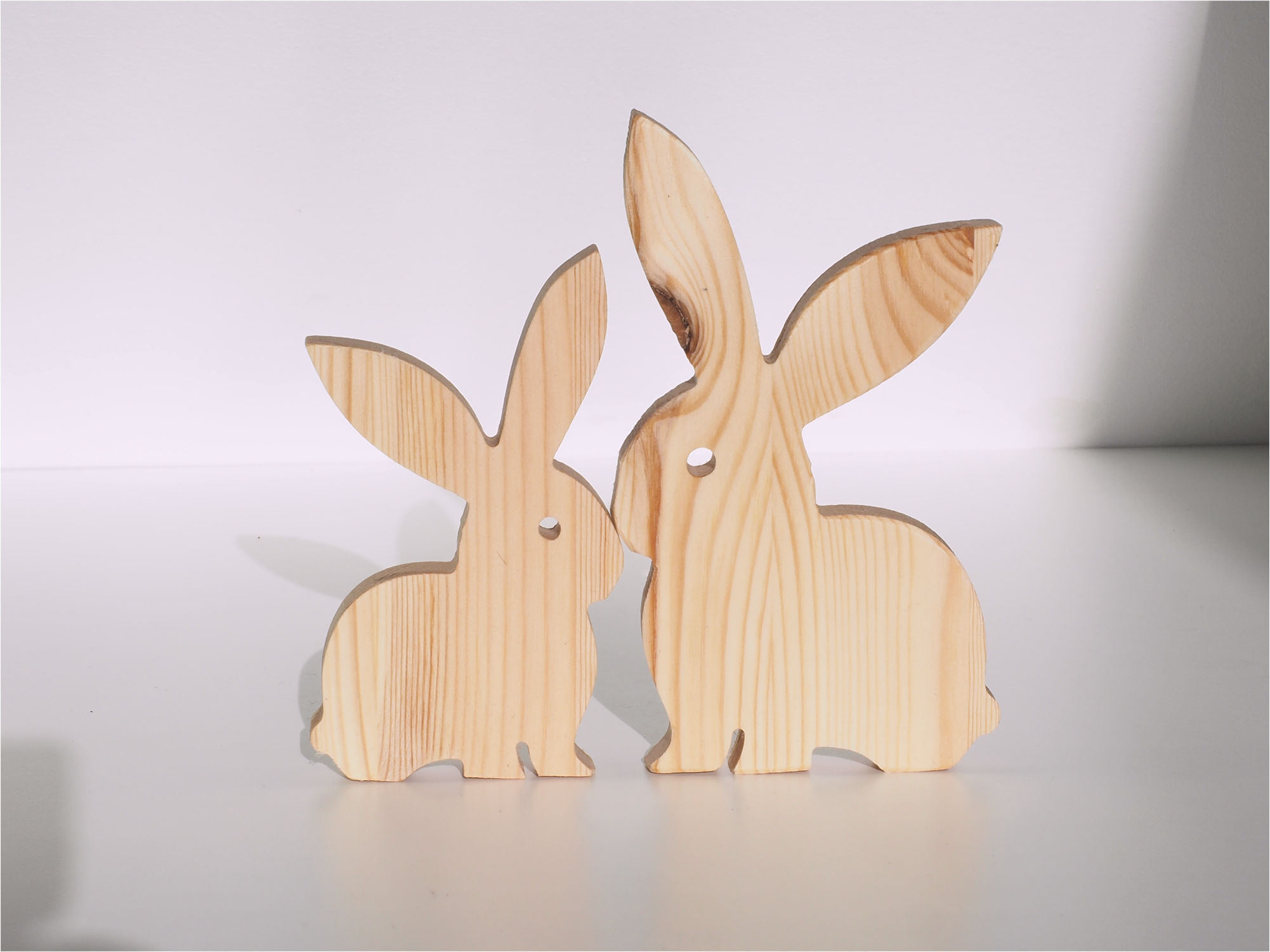 Hasen aus Kiefernholz 4er Set - Deko-Artikel (Bild 3) - Handgefertigtes Holzprodukt